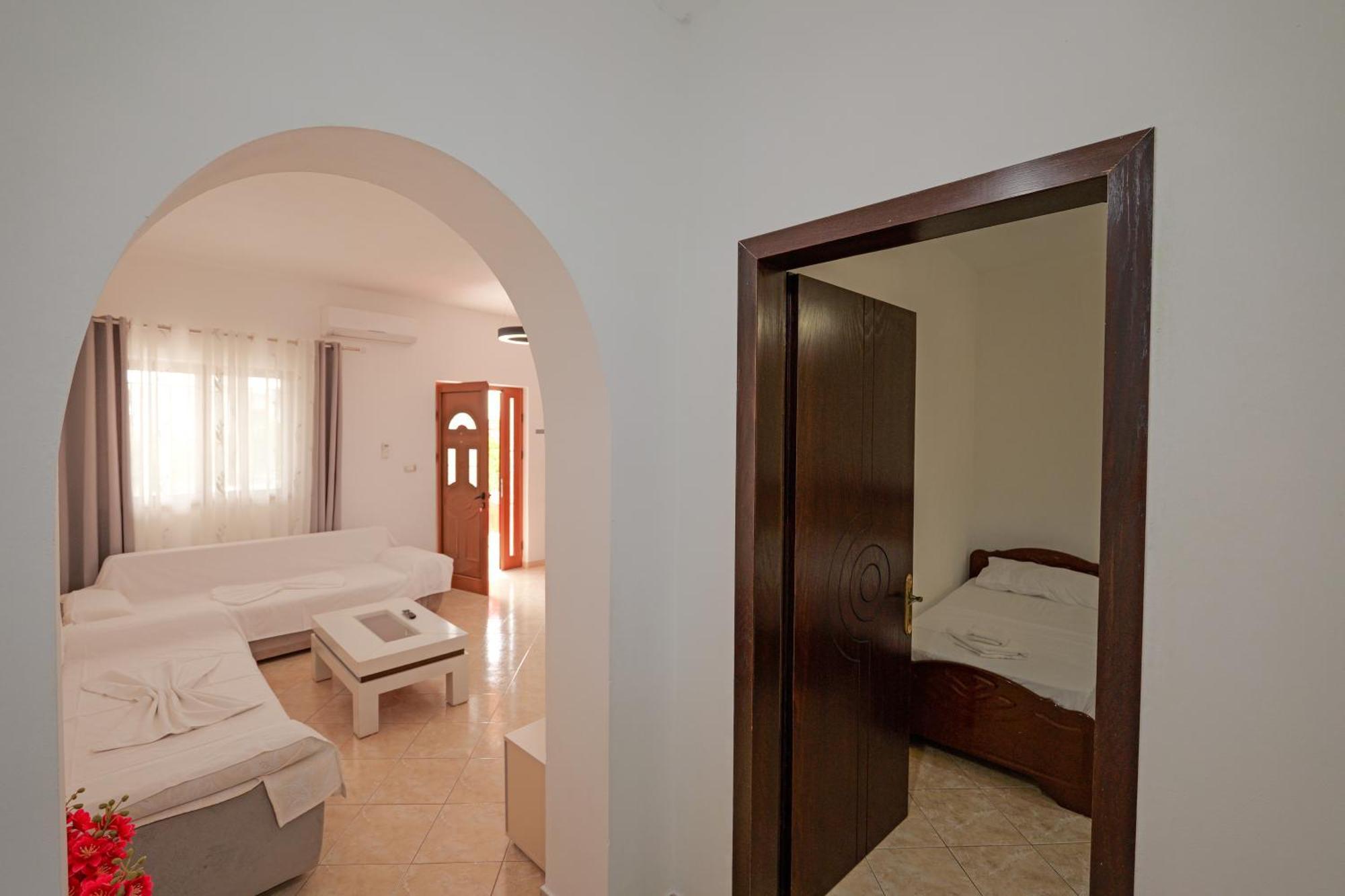 Brahimi Guest House Ksamil Exterior photo