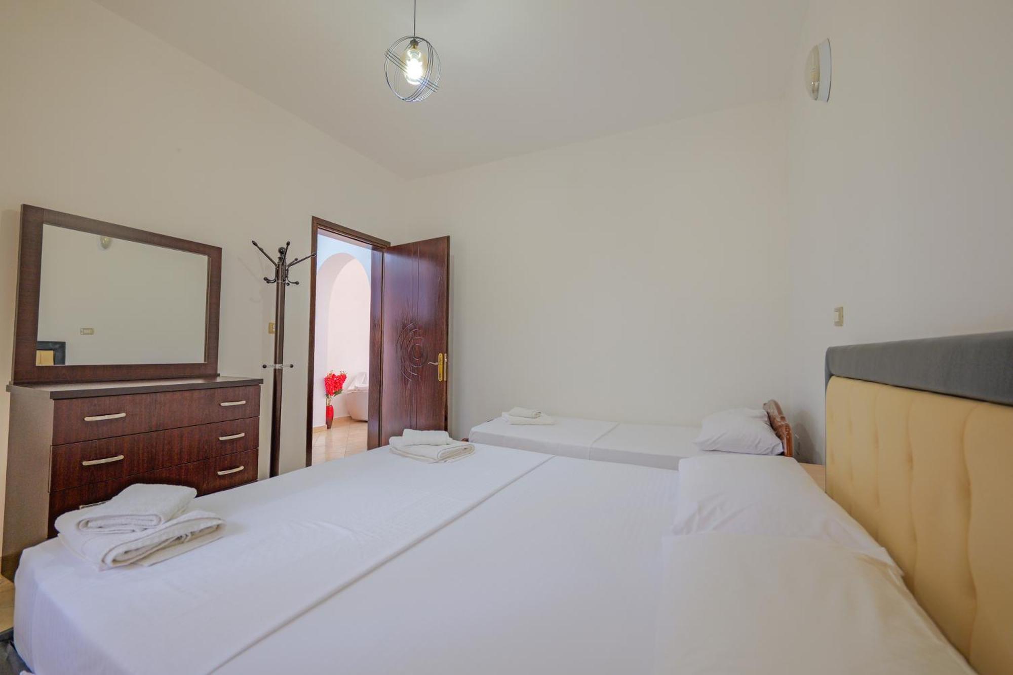 Brahimi Guest House Ksamil Exterior photo