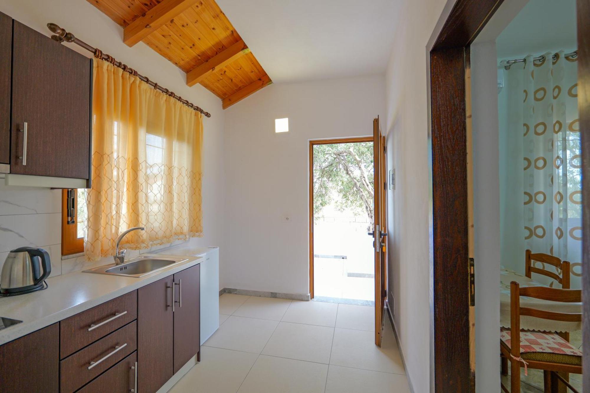 Brahimi Guest House Ksamil Exterior photo