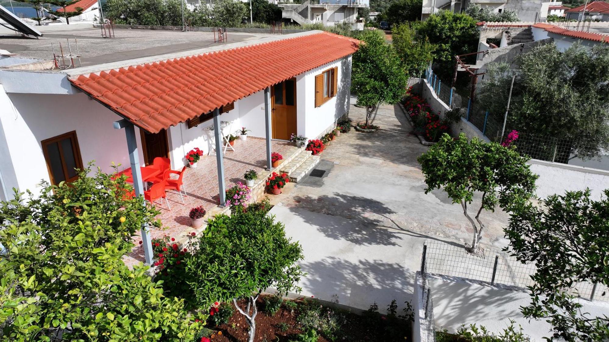 Brahimi Guest House Ksamil Exterior photo