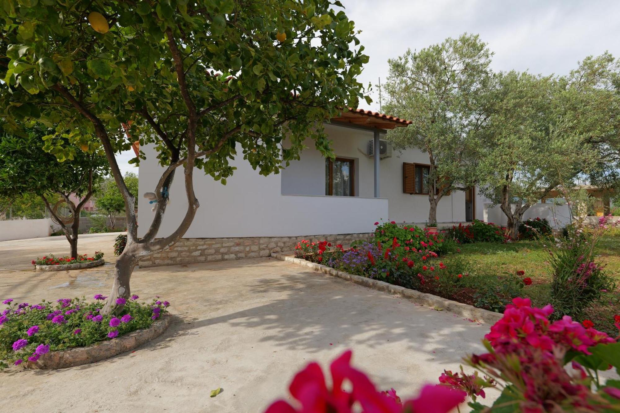 Brahimi Guest House Ksamil Exterior photo