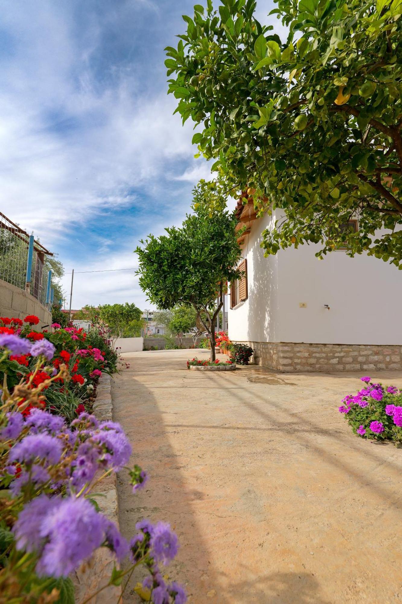 Brahimi Guest House Ksamil Exterior photo